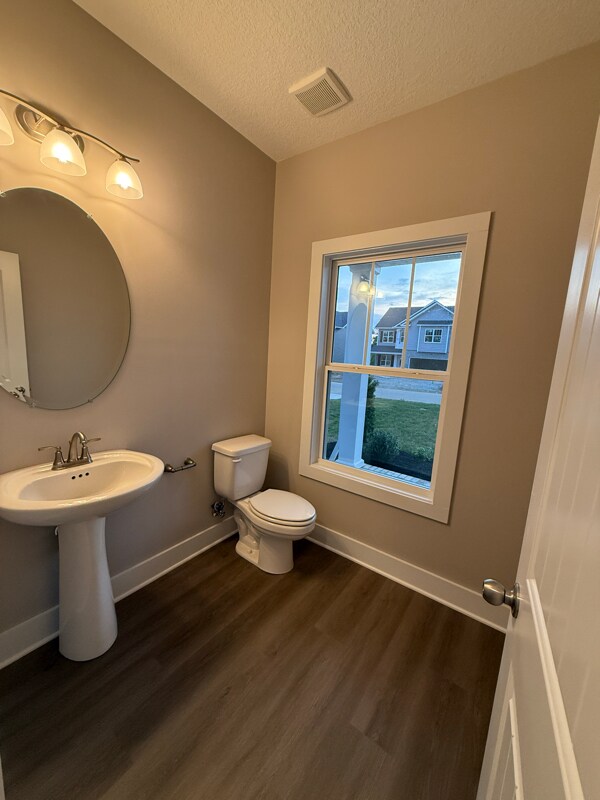 Building Photo - 2727 Farmhouse Dr