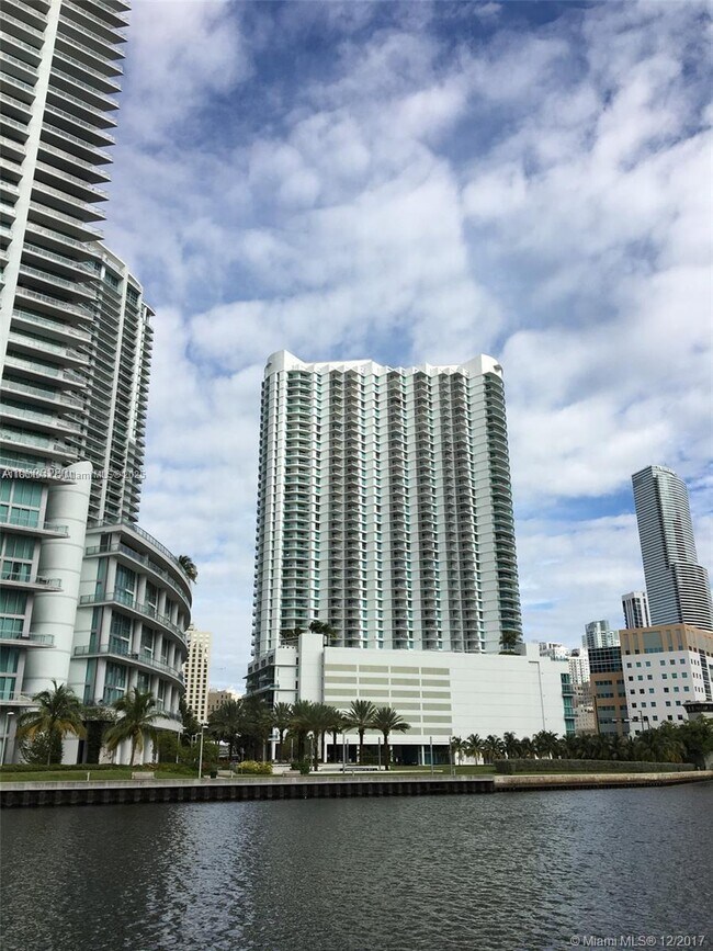 Building Photo - 350 S Miami Ave