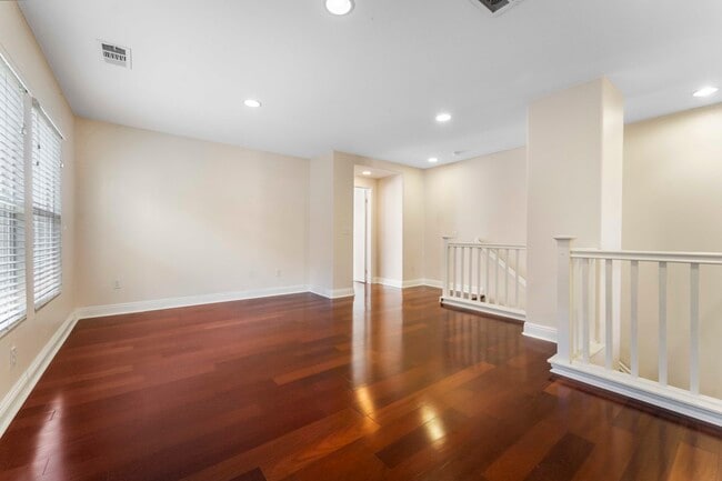 Building Photo - 28225 Clementine Dr