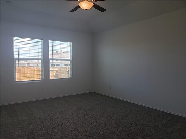 Building Photo - 104 Mountain Maple St