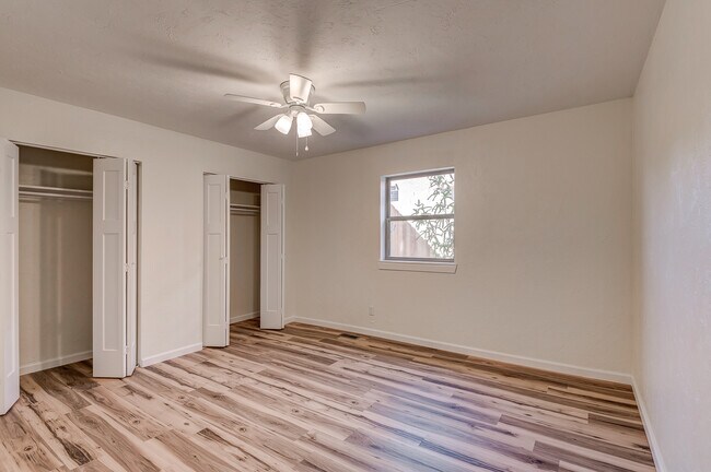 Building Photo - 214 W Maple Ave