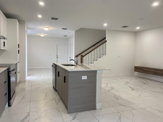 Building Photo - 359 Bella Sol Way