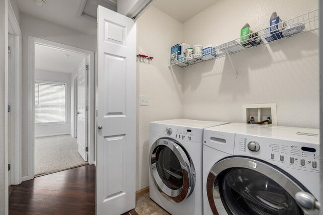 Building Photo - Lovely two bed two bath in Parker for rent