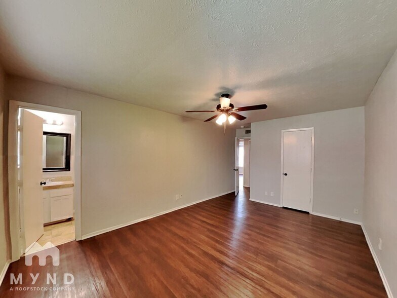 Building Photo - 7145 Romford Way