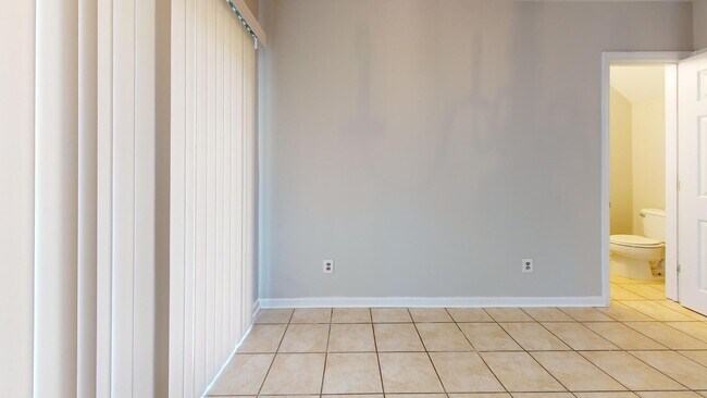 Building Photo - 10131 Ballyclare Ct