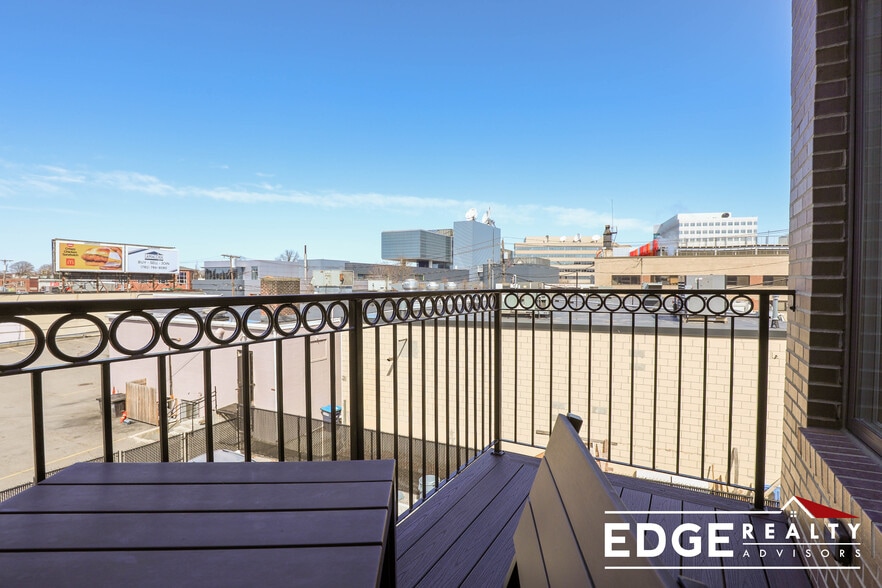 Building Photo - 23 Glencoe St