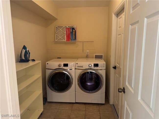 Building Photo - 911 SE 21st Ln