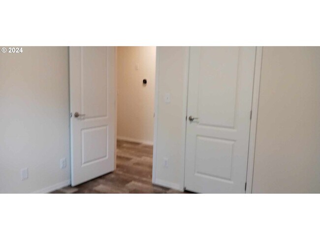 Building Photo - 348 N Falcon St