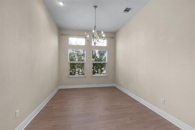 Building Photo - 321 Penna Ln