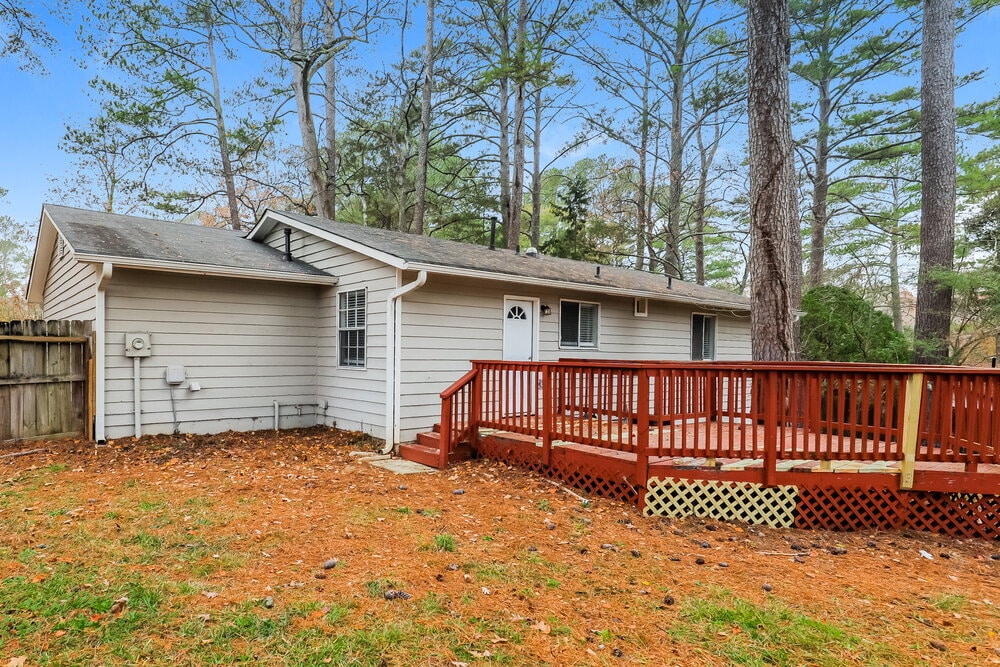 Building Photo - 8450 N Pond Dr