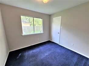 Building Photo - 16022 Old River Rd