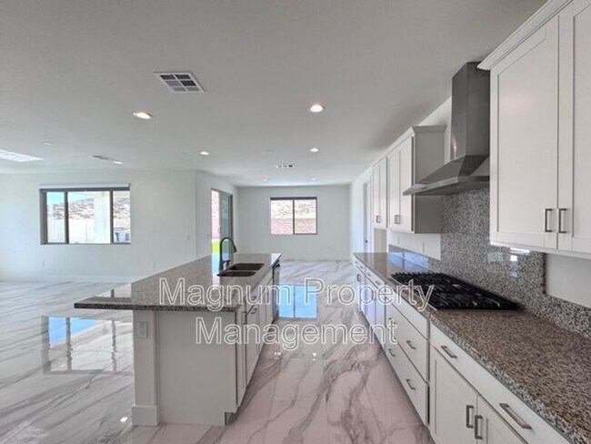 Building Photo - 25061 River Peak Dr