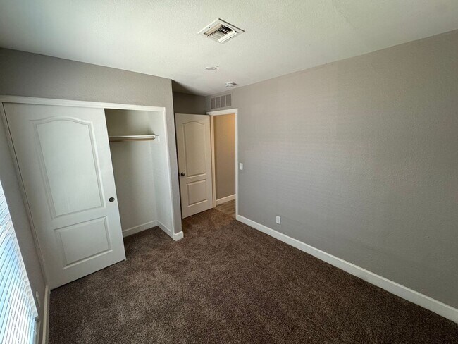 Building Photo - 768 E Stottler Pl