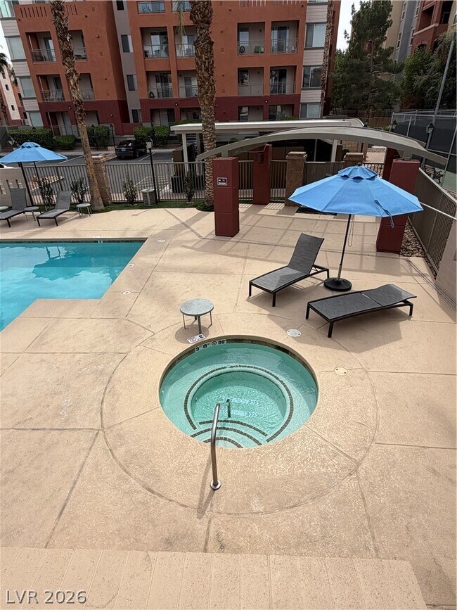 Building Photo - 87 E Agate Ave