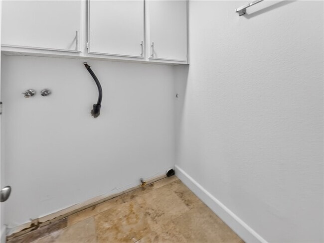 Building Photo - 24889 Nueva Vista Dr