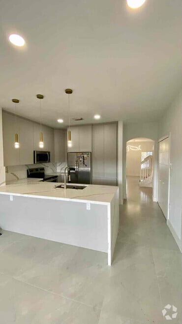 Building Photo - 10850 NW 82nd Terrace