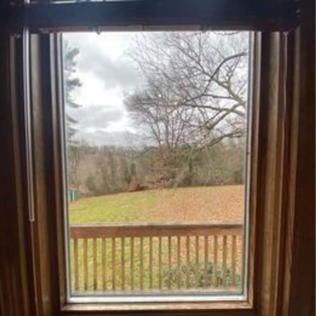 Building Photo - 131 Lake Dr