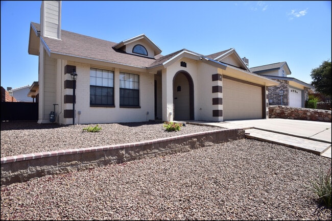 Building Photo - 7229 Canyon Run Dr