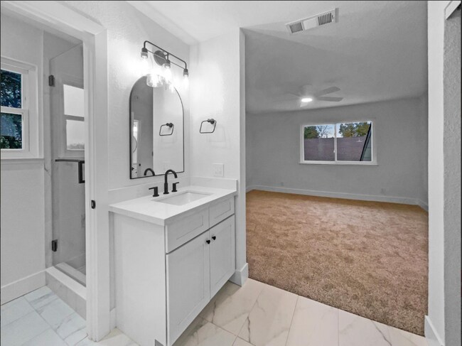 Building Photo - 7952 Summerplace Dr