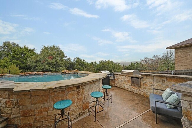 Building Photo - 21932 Agarito Ln