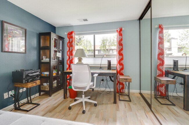 Building Photo - 440 Bernice Ln