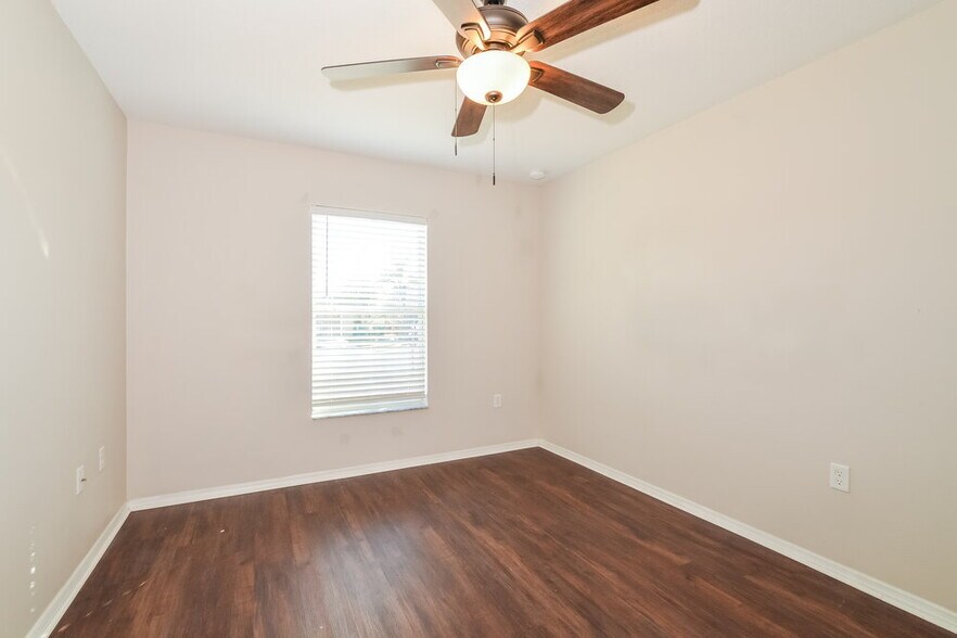 Building Photo - 1729 Strathmore Cir