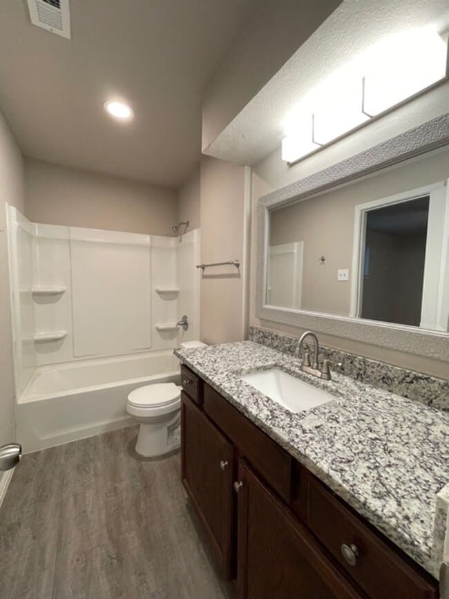 Building Photo - 1017-1019 Mullins Street