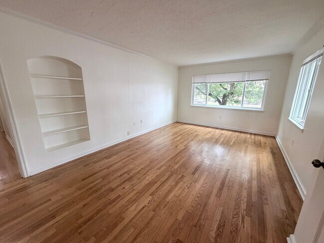 Building Photo - 2bed/1bath Sullivan's Gultch Condo