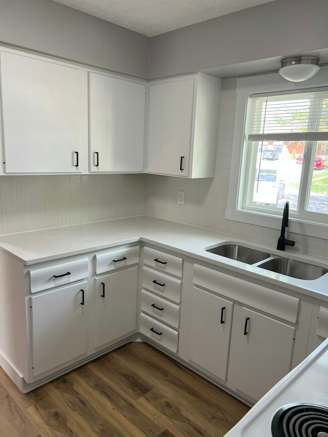 Building Photo - 2529 Ridge Ct