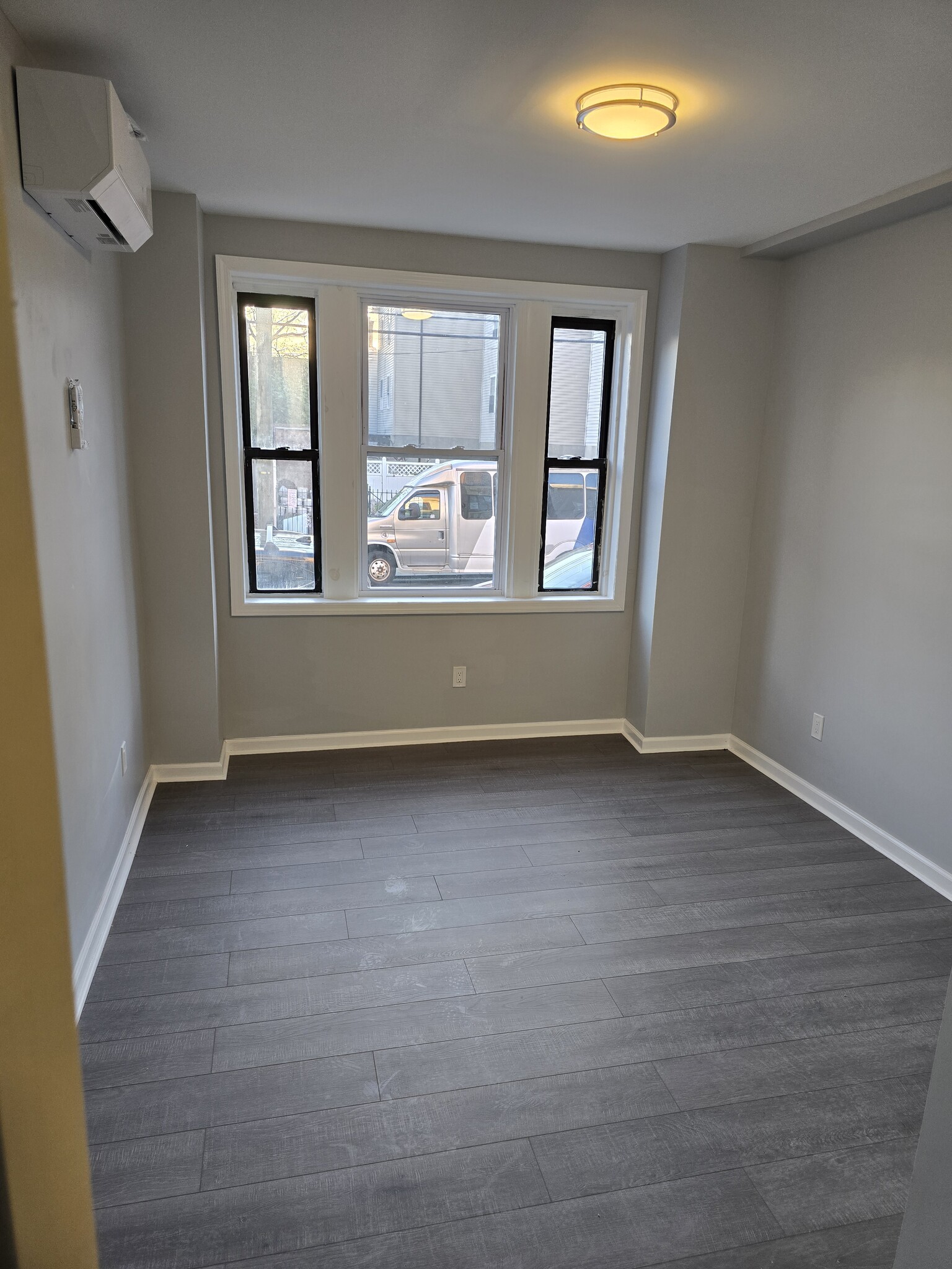 Building Photo - 134 Winfield Ave