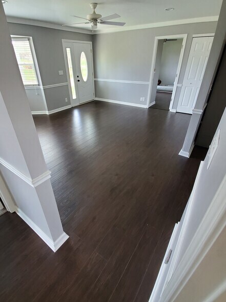 Family room - 1411 Parke Street