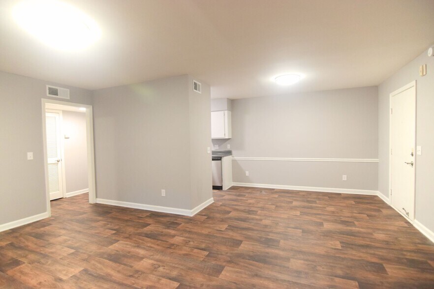 Building Photo - 2929 Selena Dr