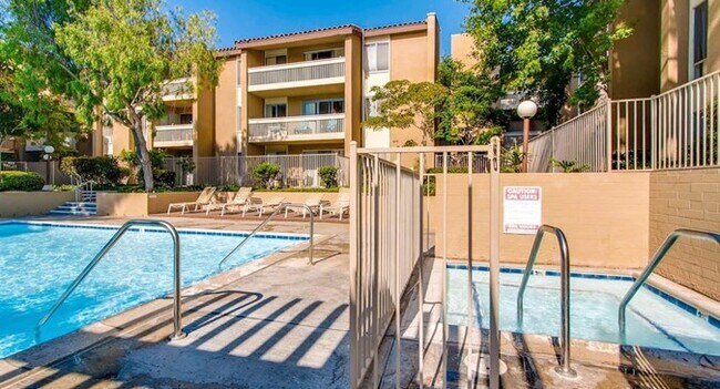 Building Photo - 1855 Diamond St