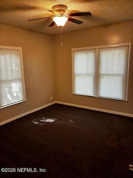 Building Photo - 537 Alder St