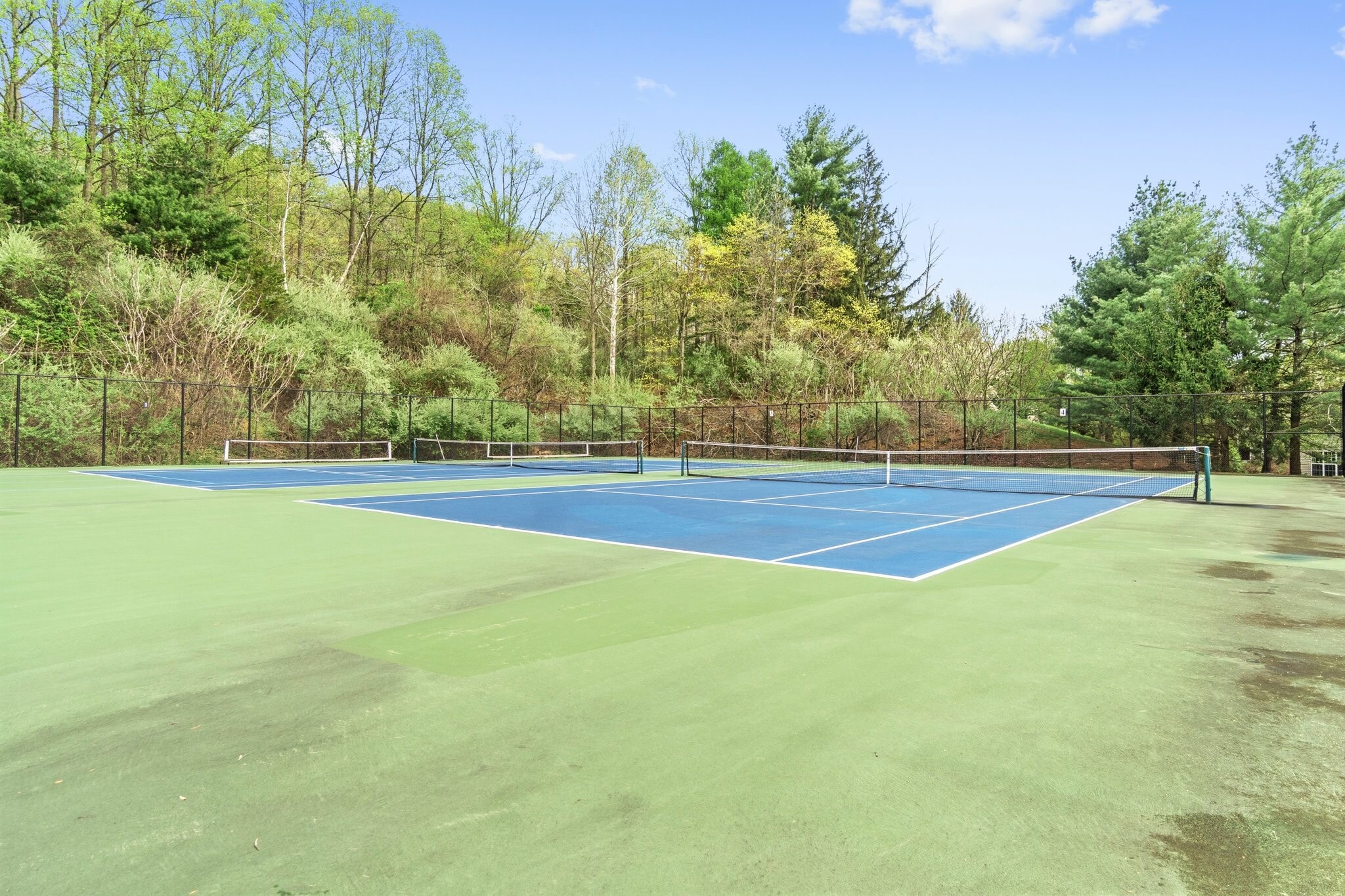 Building Photo - 40 Four Oaks Rd