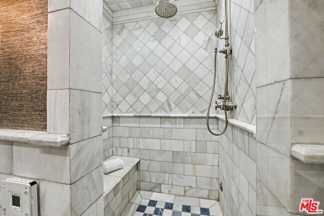 Building Photo - 2408 34th St