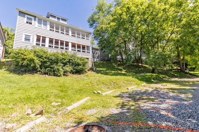 Building Photo - 344 Stewart St