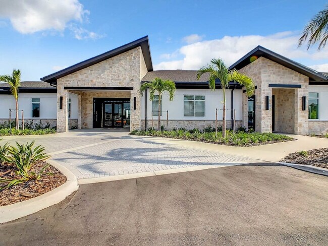 Building Photo - 4784 Clock Tower Dr