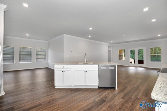 Building Photo - 157 High Leaf Dr