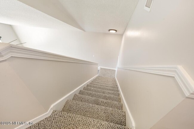 Building Photo - 2887 Lantana Lakes Dr