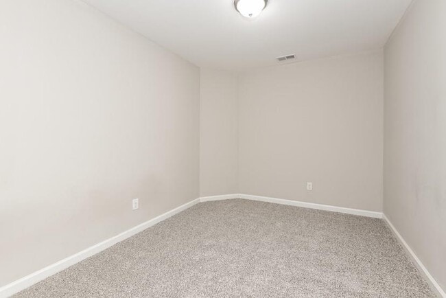 Building Photo - 1216 Foxcroft Ln