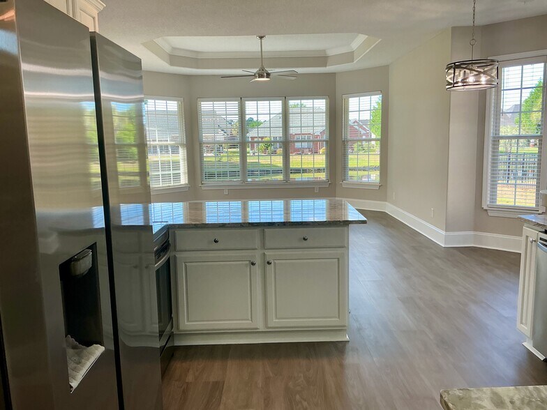 Kitchen to open living area - 546 Stonemason Dr