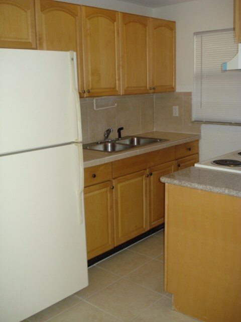 Primary Photo - 1126 SW 15th Ter