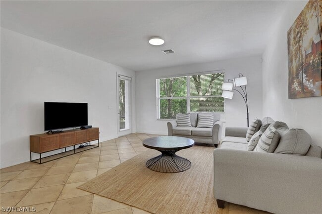 Building Photo - 3353 Antica St