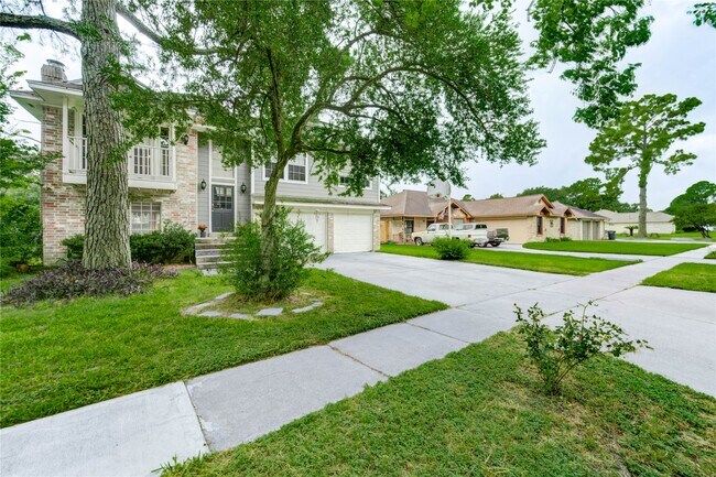 Building Photo - 15403 Meadow Village Dr