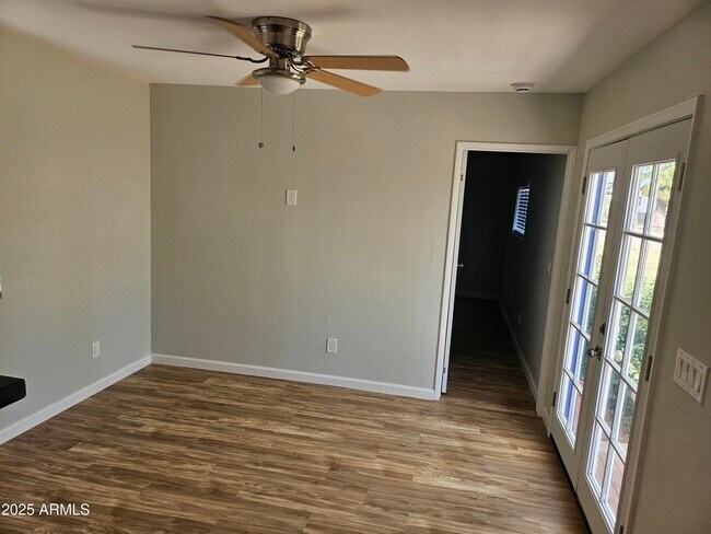 Building Photo - 26841 W Desert Crest St