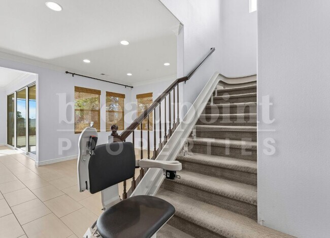 Building Photo - 1672 N Las Flores Dr