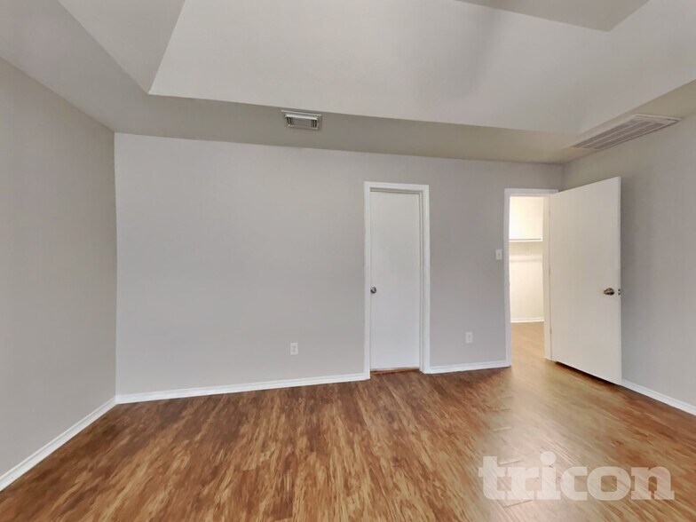 Building Photo - 5521 Rio Alamo St