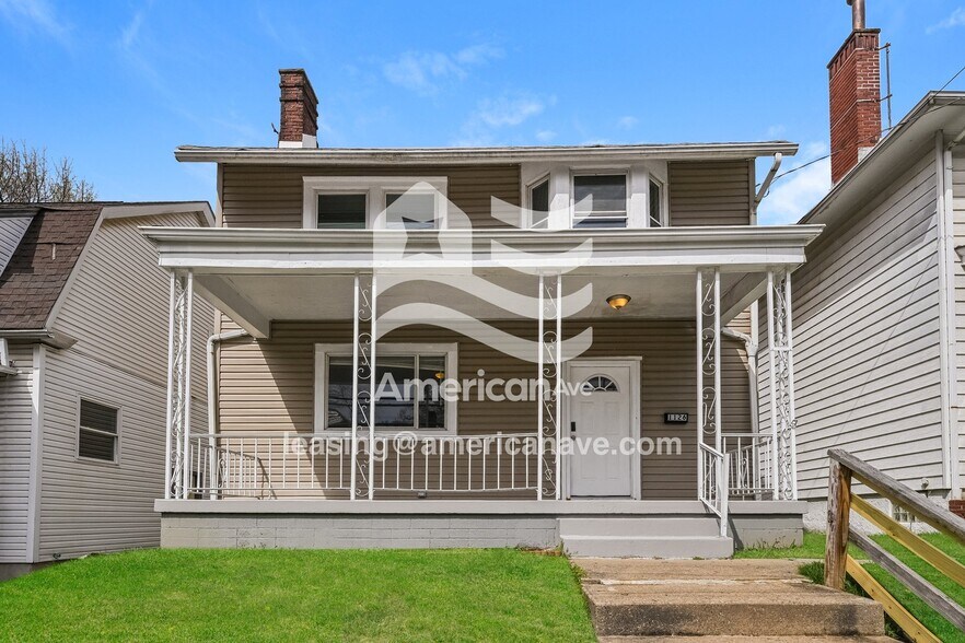 Primary Photo - 1126 Main St