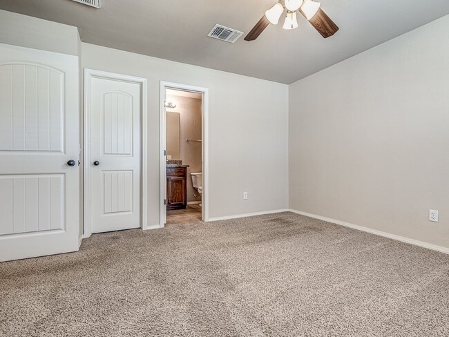Building Photo - Newly Updated Home + Edmond + 3 bedrooms + Edmond Schools